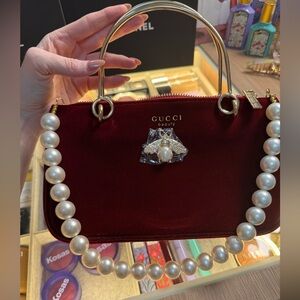NEW Gucci GWP Burgundy Bee Bag With Matching Pearl Chain Strap